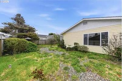 835 12th St, Bandon, OR 97411 - Photo 43