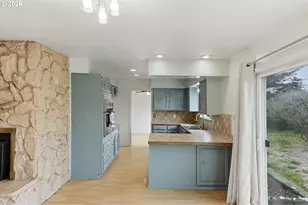 835 12th St, Bandon, OR 97411 - Photo 9