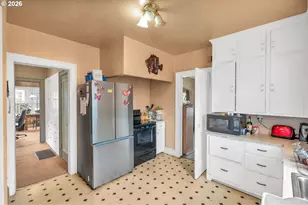 8906 N Willamette Blvd, Portland, OR 97203 - Photo 11