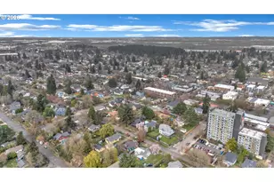 8906 N Willamette Blvd, Portland, OR 97203 - Photo 45