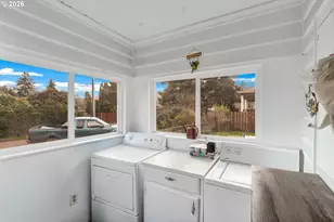 8906 N Willamette Blvd, Portland, OR 97203 - Photo 13