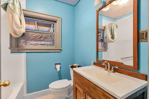 8906 N Willamette Blvd, Portland, OR 97203 - Photo 17