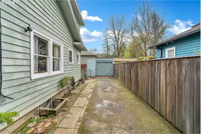8906 N Willamette Blvd, Portland, OR 97203 - Photo 43
