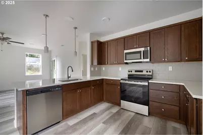 15 SW Johnson St, Depoe Bay, OR 97341 - Photo 13