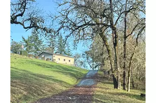 4447 Melrose Rd, Roseburg, OR 97471 - Photo 3