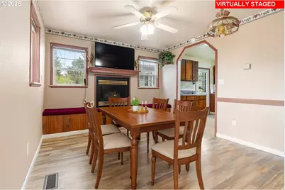 811 NE 2nd St, Winlock, WA 98596 - Photo 11