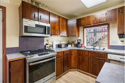 811 NE 2nd St, Winlock, WA 98596 - Photo 7