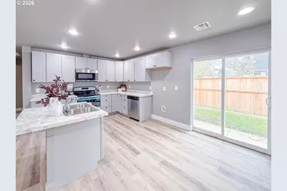 2382 E Irwin Way, Eugene, OR 97402 - Photo 9