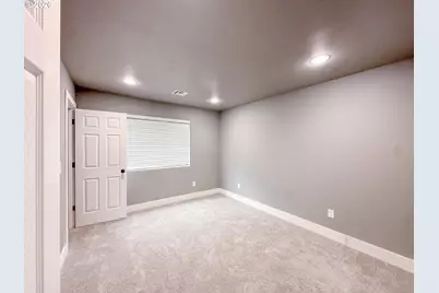 2382 E Irwin Way, Eugene, OR 97402 - Photo 13