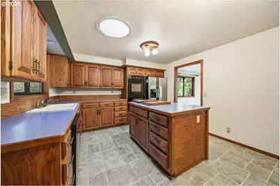 32198 Harris Dr, Cottage Grove, OR 97424 - Photo 15