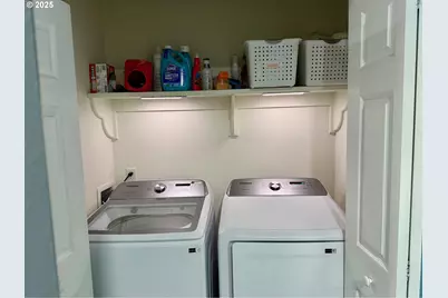 810 N Earl Ct, Stanfield, OR 97875 - Photo 9