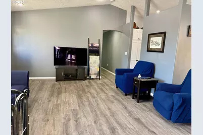 810 N Earl Ct, Stanfield, OR 97875 - Photo 7