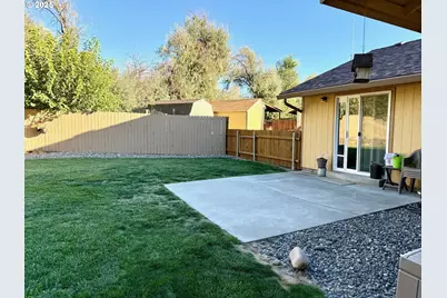 810 N Earl Ct, Stanfield, OR 97875 - Photo 23