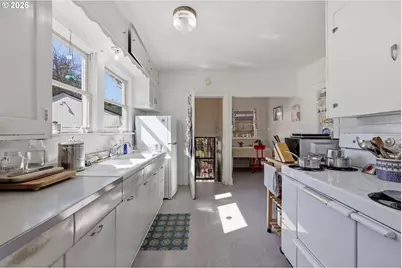 8951 N Van Houten Ave, Portland, OR 97203 - Photo 7