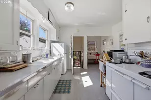 8951 N Van Houten Ave, Portland, OR 97203 - Photo 7