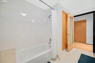 333 NW 9th Ave, Portland, OR 97209 - Photo 23