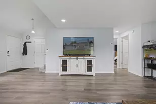 7919 SE Clackamas Rd, Milwaukie, OR 97267 - Photo 5