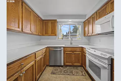 7919 SE Clackamas Rd, Milwaukie, OR 97267 - Photo 9