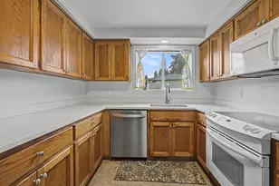 7919 SE Clackamas Rd, Milwaukie, OR 97267 - Photo 9