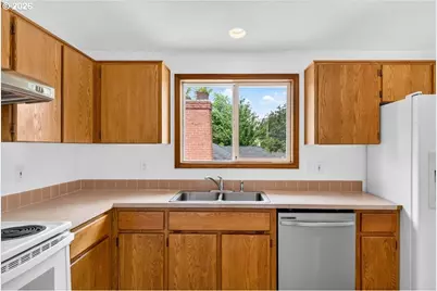3857 SE 136th Ave, Portland, OR 97236 - Photo 23