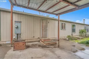 643 SE Brookwood Ave, Hillsboro, OR 97123 - Photo 21