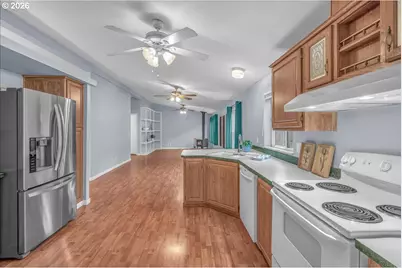 643 SE Brookwood Ave, Hillsboro, OR 97123 - Photo 13