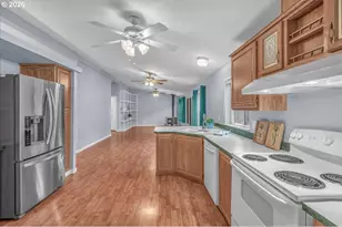 643 SE Brookwood Ave, Hillsboro, OR 97123 - Photo 13