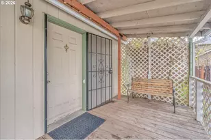 643 SE Brookwood Ave, Hillsboro, OR 97123 - Photo 23