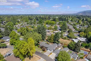 545 Dartmoor Dr, Eugene, OR 97401 - Photo 47