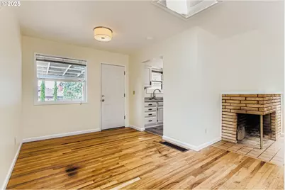 14555 NE Knott Ct, Portland, OR 97230 - Photo 7