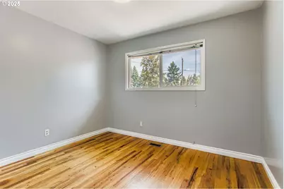 14555 NE Knott Ct, Portland, OR 97230 - Photo 11