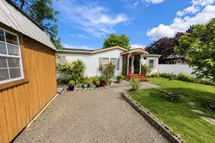 614 S 10th St, Saint Helens, OR 97051 - Photo 3