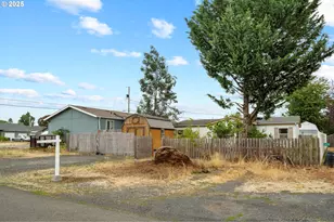 614 S 10th St, Saint Helens, OR 97051 - Photo 7