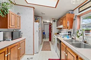 614 S 10th St, Saint Helens, OR 97051 - Photo 17