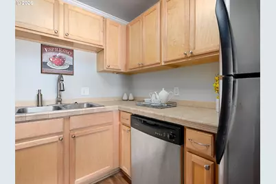 2155 NE Weidler St, Portland, OR 97232 - Photo 13