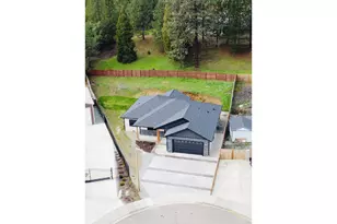 147 Deer Song Ct, Canyonville, OR 97417 - Photo 3