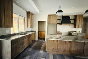 147 Deer Song Ct, Canyonville, OR 97417 - Photo 3