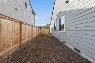 781 Riley Dr, Silverton, OR 97381 - Photo 27