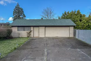 1042 W Brown Ave, Roseburg, OR 97471 - Photo 21