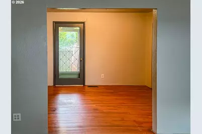 1042 W Brown Ave, Roseburg, OR 97471 - Photo 7