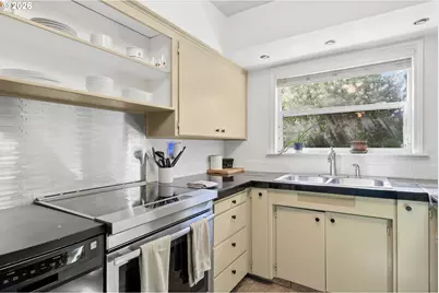 6720 SE 84th Ave, Portland, OR 97266 - Photo 9