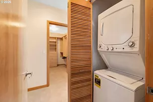 821 NW 11th Ave, Portland, OR 97209 - Photo 25