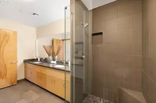 821 NW 11th Ave, Portland, OR 97209 - Photo 23