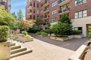 821 NW 11th Ave, Portland, OR 97209 - Photo 33