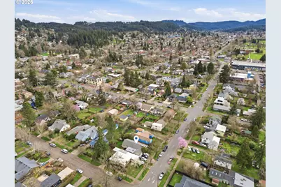 2121 Hilyard St, Eugene, OR 97405 - Photo 29