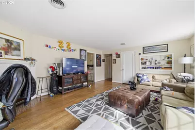 2121 Hilyard St, Eugene, OR 97405 - Photo 3