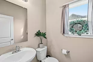 424 SW Mount St Helens St, McMinnville, OR 97128 - Photo 27