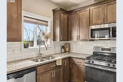 424 SW Mt St Helens St, McMinnville, OR 97128 - Photo 21