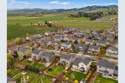 424 SW Mt St Helens St, McMinnville, OR 97128 - Photo 13