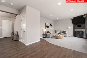 424 SW Mount St Helens St, McMinnville, OR 97128 - Photo 9